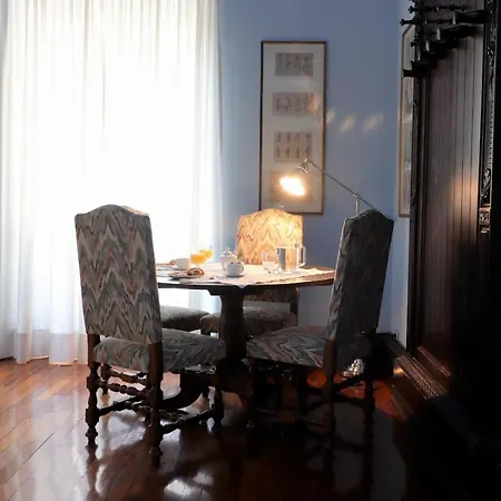 Alojamento de Acomodação e Pequeno-almoço Trevi Grand Blu 4*