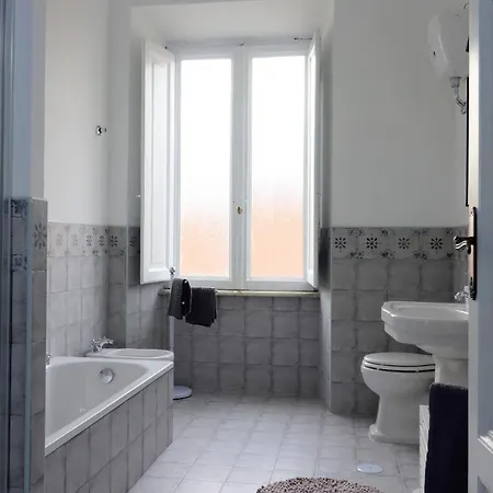 Trevi Grand Blu Roma