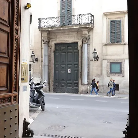 ベッド・アンド・ブレックファスト Trevi Grand Blu ローマ