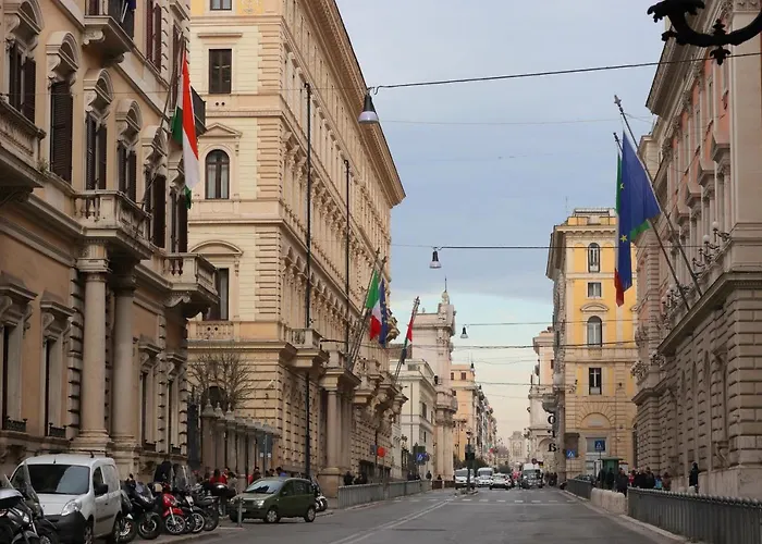 Alojamento de Acomodação e Pequeno-almoço Trevi Grand Blu 4*