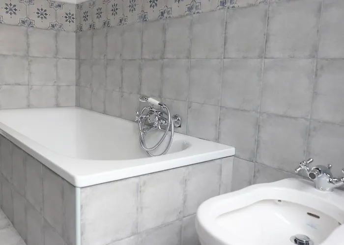 Alojamento de Acomodação e Pequeno-almoço Trevi Grand Blu